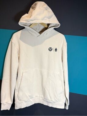 lululemon x IRONMAN 70.3 Men’s Cream Pullover Hoodie with Small Logo Detail